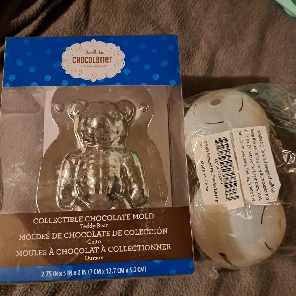 NIB-Chocolatier Set-5 inch Eiffel Tower & Bear-Bunnies, Stars-2 Fill Rounds